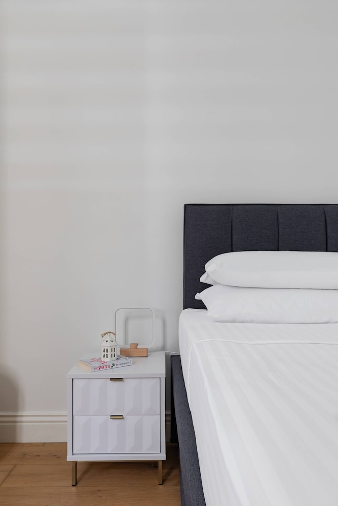 Priory Road III by Onefinestay