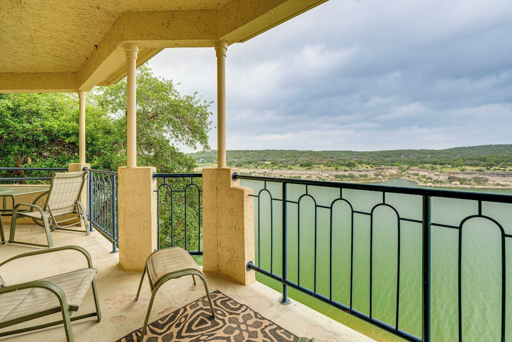 Community Perks: Scenic Lake Travis Getaway!
