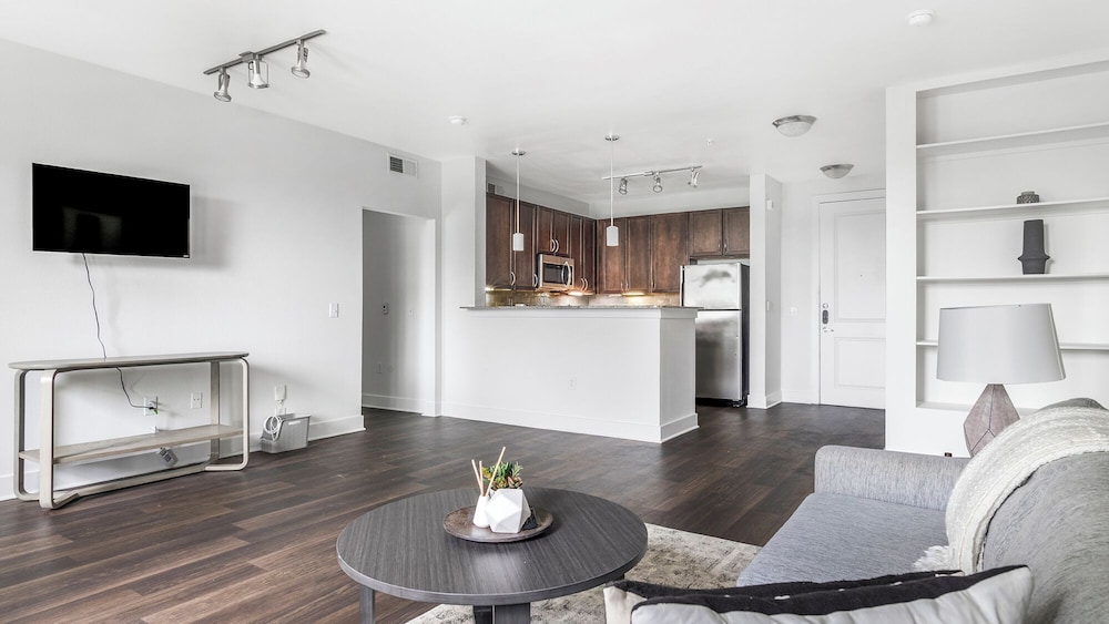 Landing Apartments - North Dallas