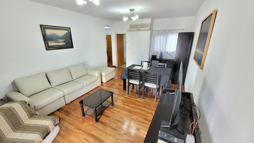 Centrico y muy Completo Departamento