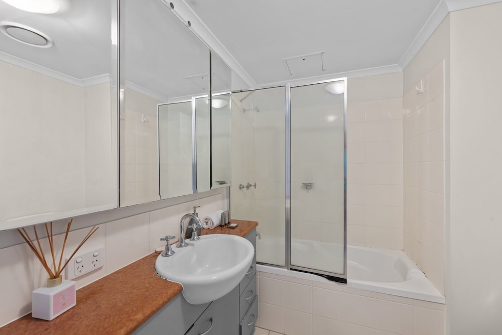 Modern 1-bed Apartment in Spring Hill