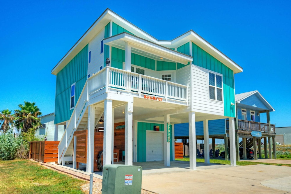 Family-friendly Beach Home Bbq, Patio & Fire Pit & Mins to Beach Bottom's Up by Avantstay