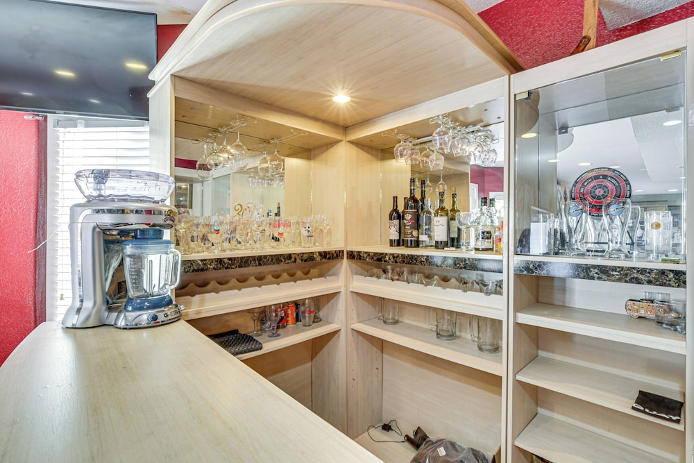 13 Mi to Downtown El Paso: Home w/ Game Room & Bar