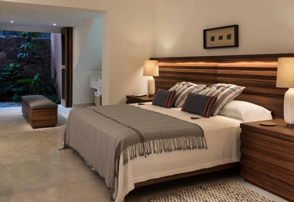 El Careyes Club & Residences