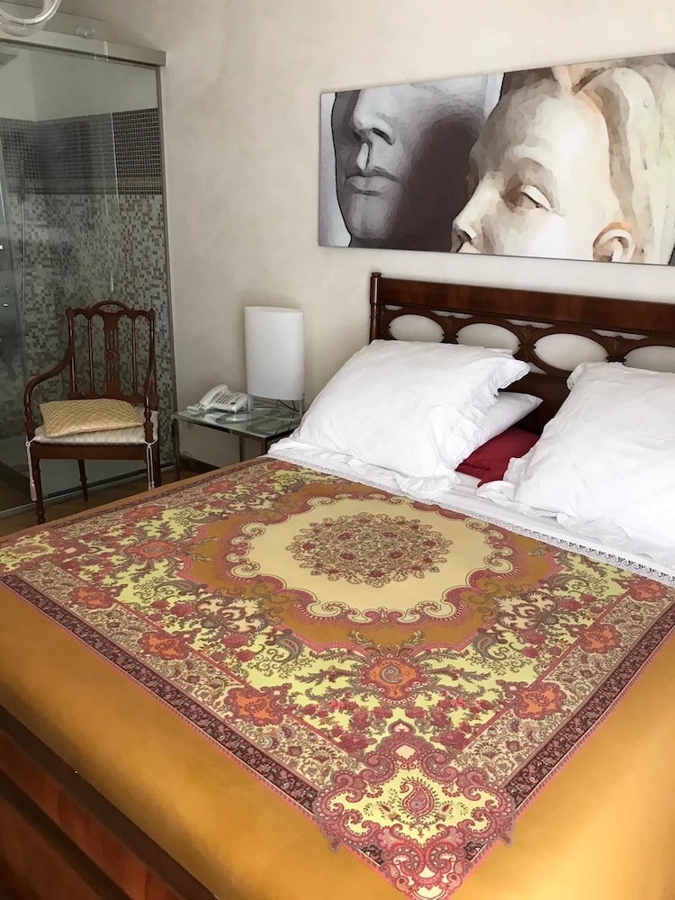 B&B JSuite view 4