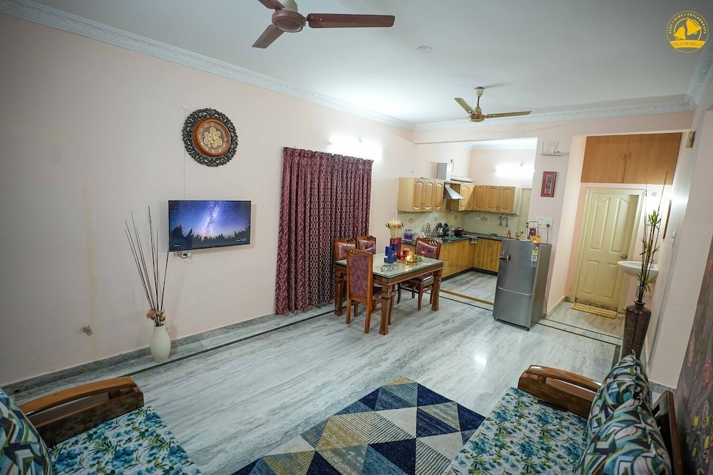 Yellow Bells Residency (Serviced Apartments)