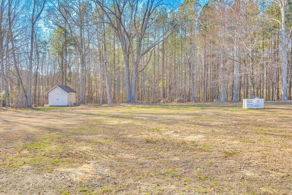 8 Mi to Jordan Lake: Spacious New Hill Home