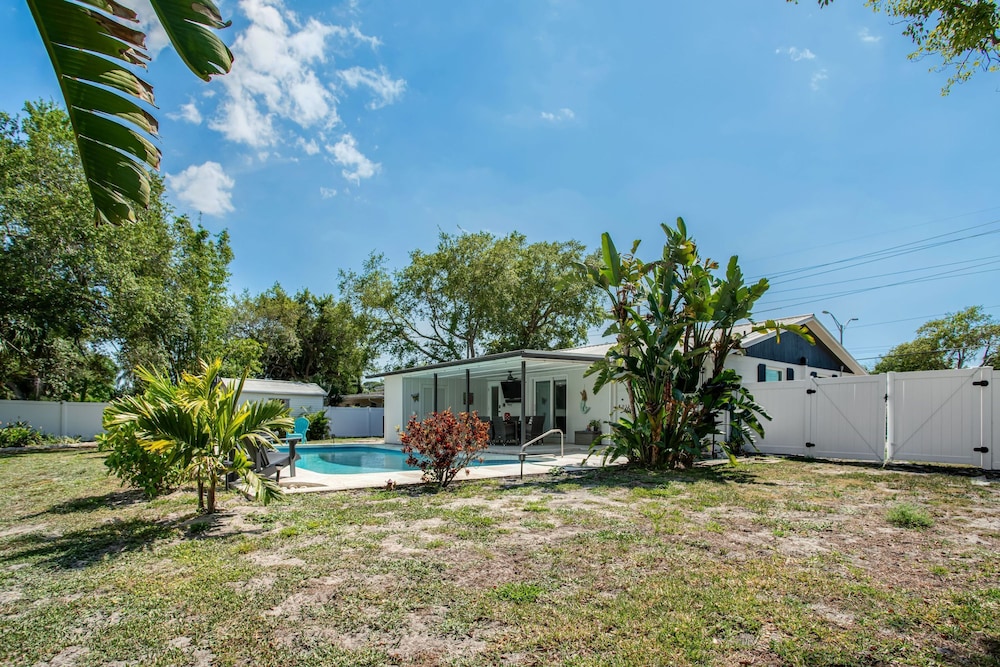 Sarasota Resort-like Living Near Siesta Key For 10