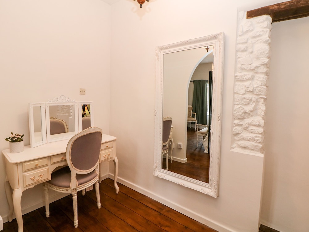 White Swan Cottage