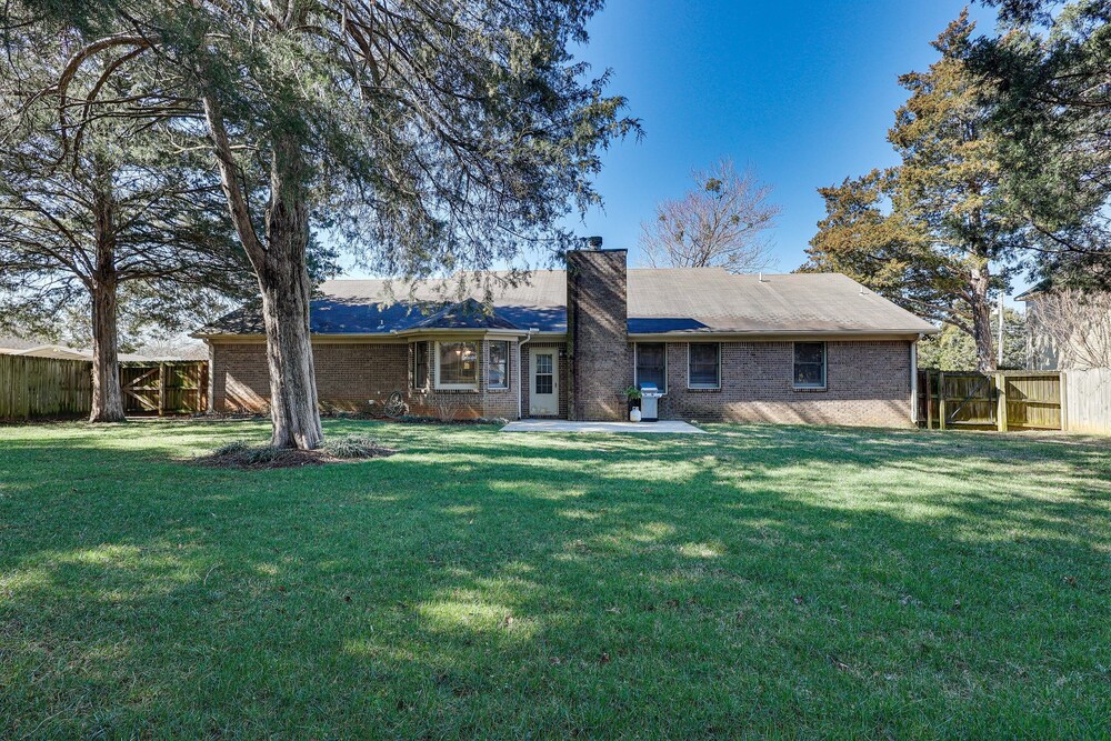 Lovely Decatur Home w/ Yard ~ 6 Mi to Town! view 4