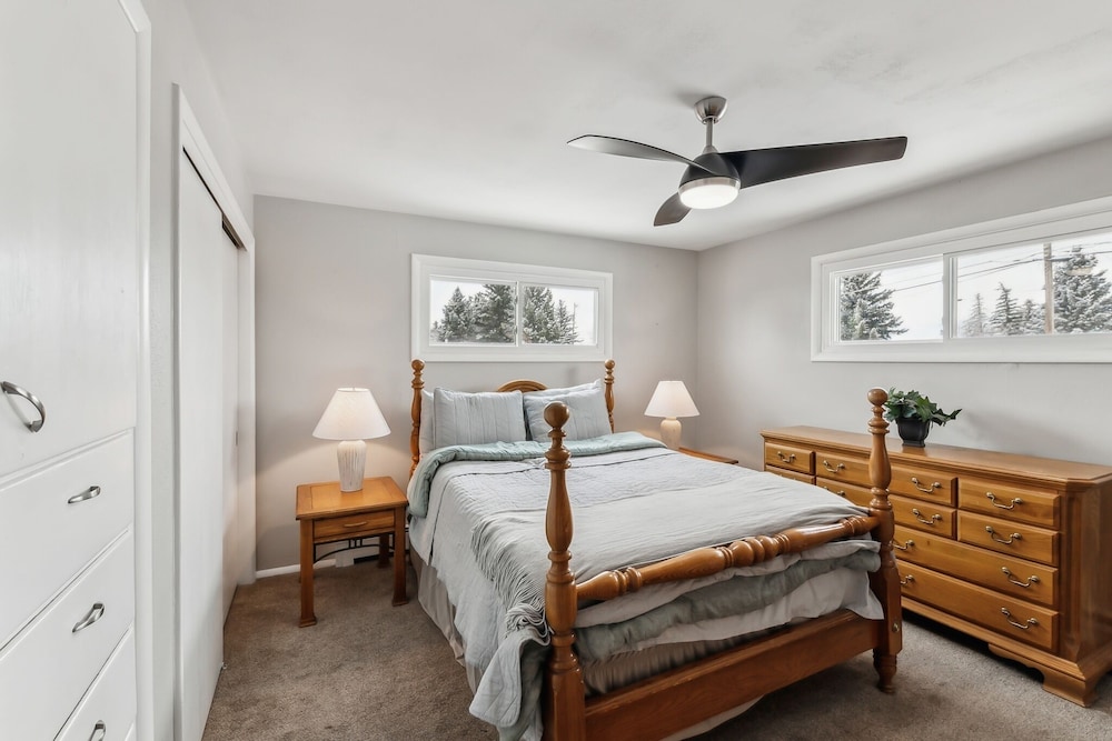 Comfortable & Spacious 3br Home In Cheyenne 3 Bedroom Home