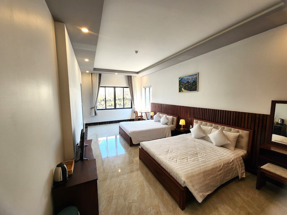 Sunny Shore Resort