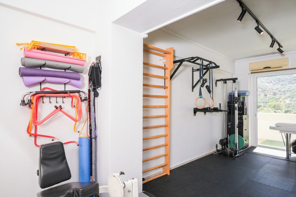 Antonis Apts - Physio Fitness Retreats