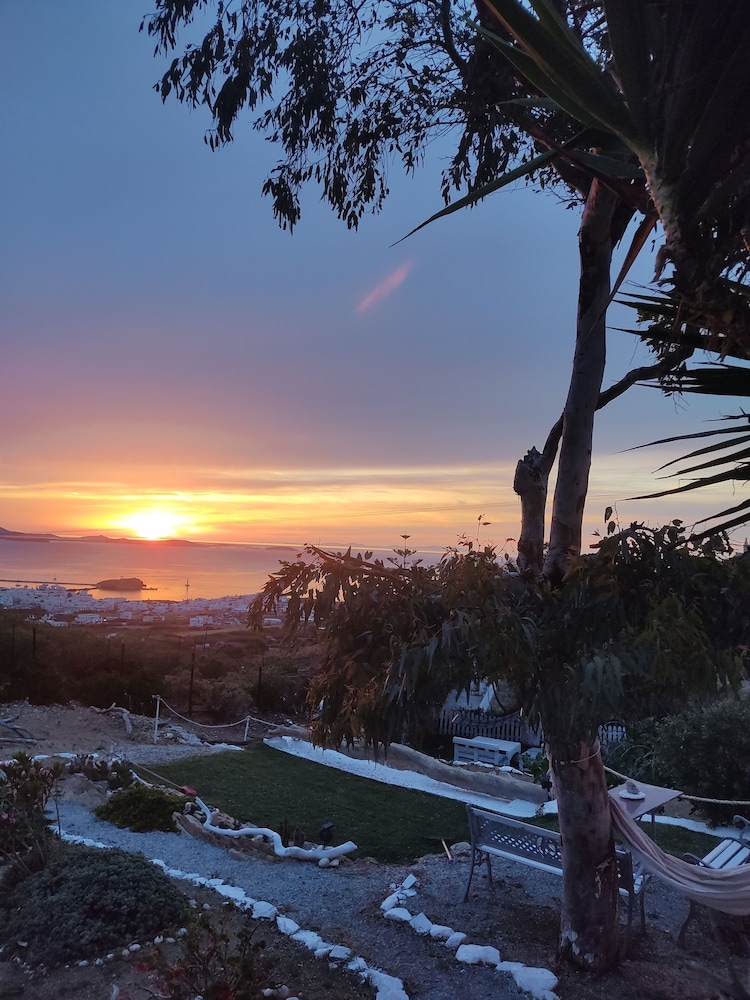 Zephyrus Sunset House
