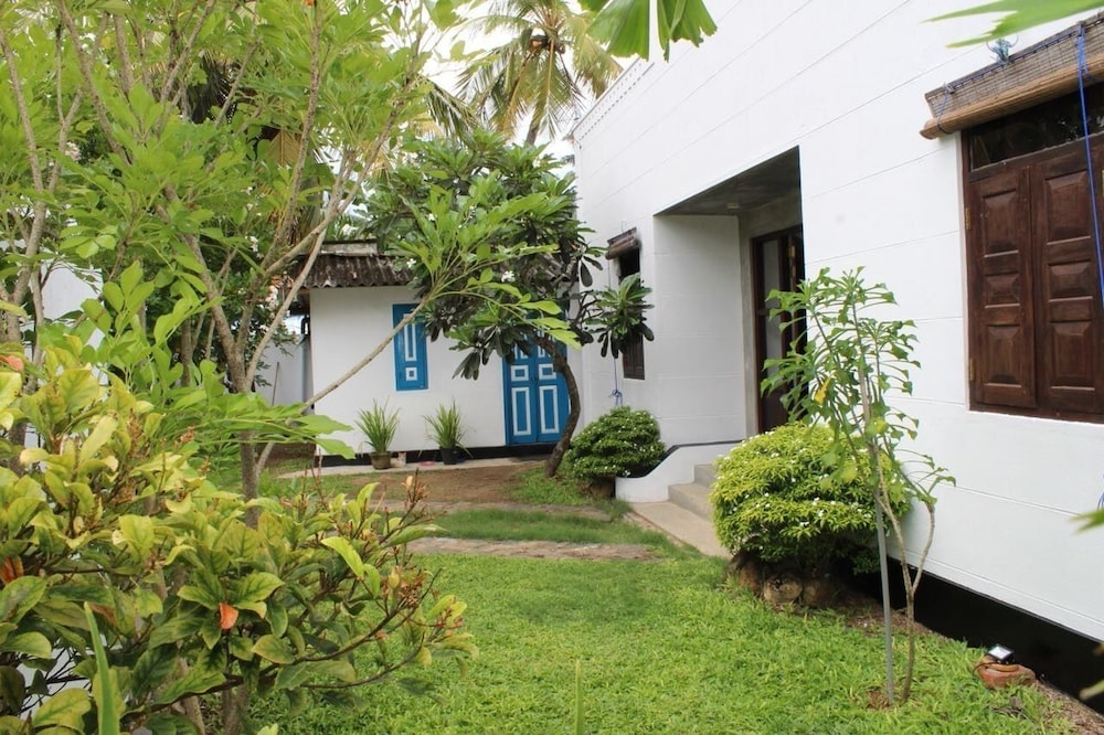 Sasen villas - Polhena Beach