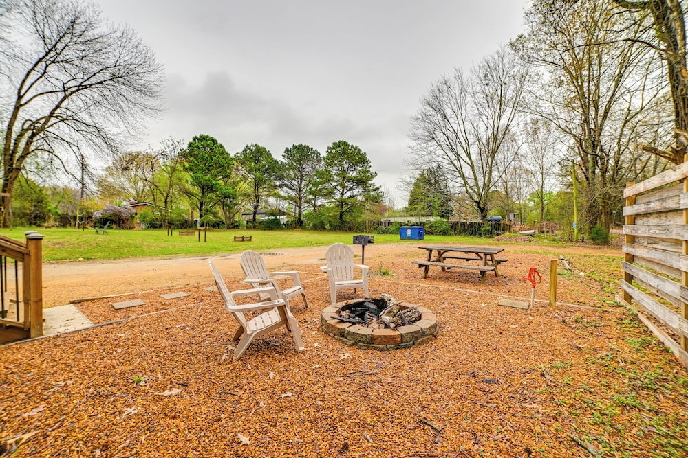 Walk to Marina: Springville Cabin w/ Fire Pit!