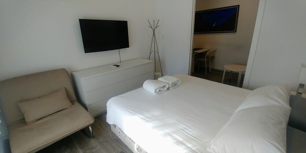 Begin19 Apartment Hotel