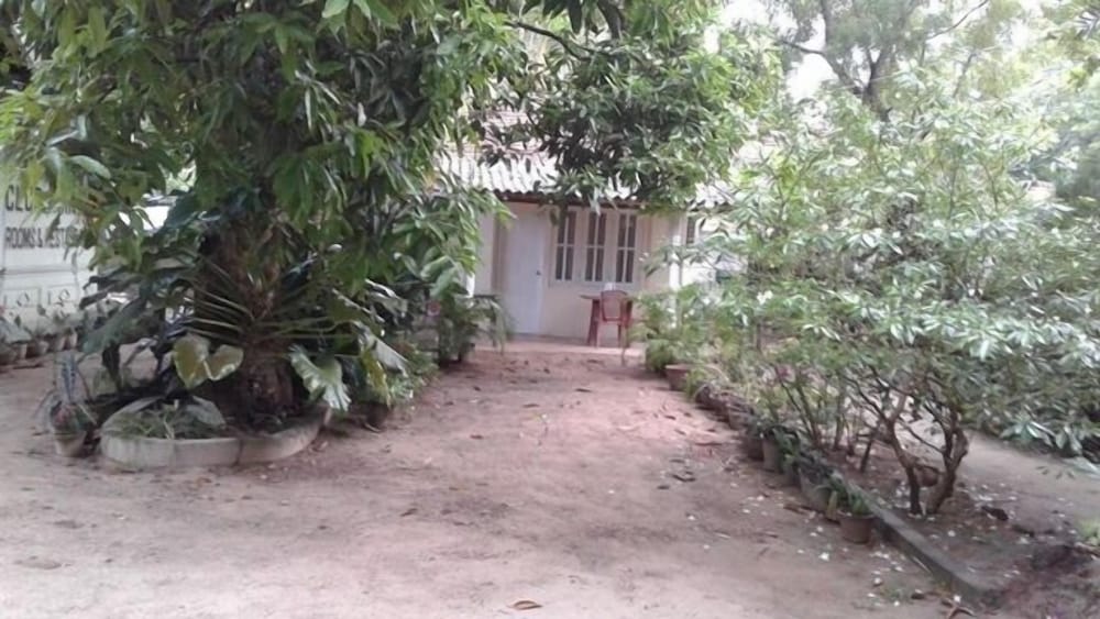 Club Mirissa
