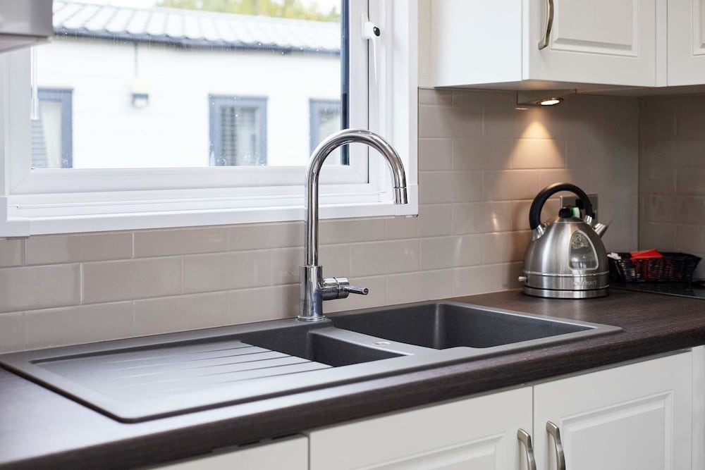 Host Stay Lakeview Winter