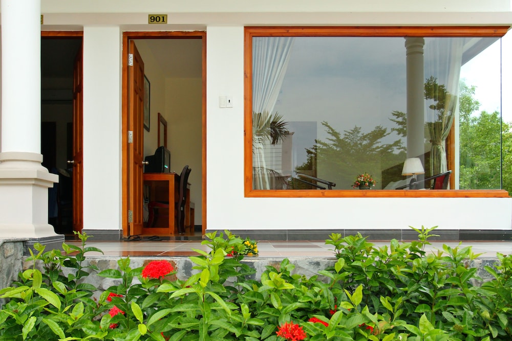 Dat Lanh Resort
