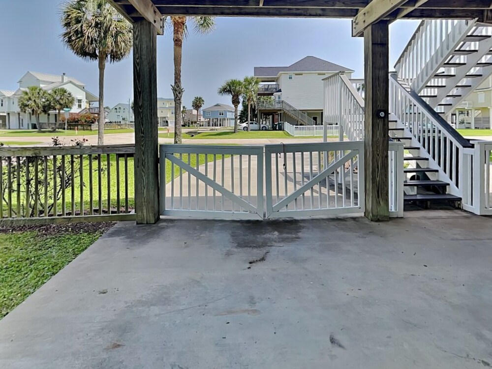 Molly's Dune by Ryson Vacation Rentals