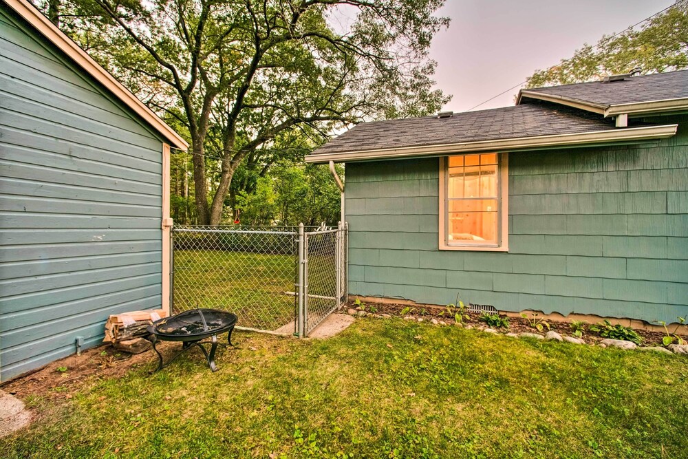East Tawas Cabin w/ Deck, Backyard & Fire Pit! view 5