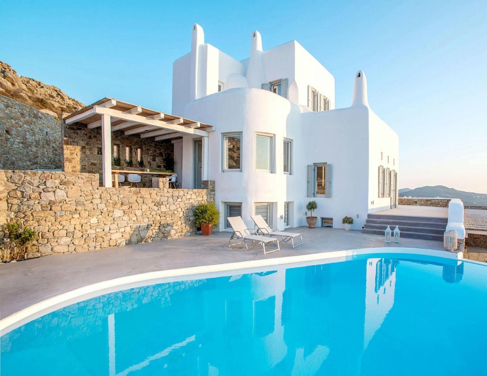 Elegant Villa With View
