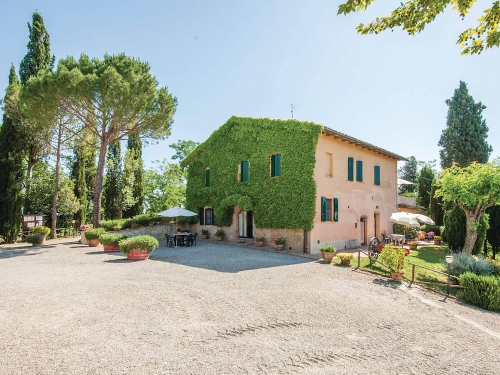 Tuscan Farmhouse With Pool view 3
