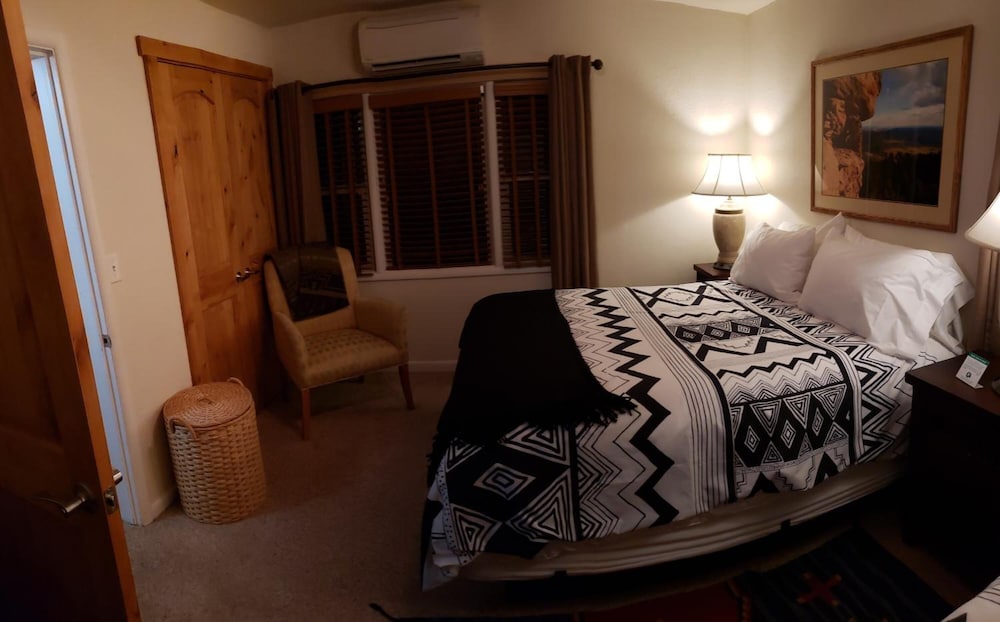 Stone Lizard Lodging