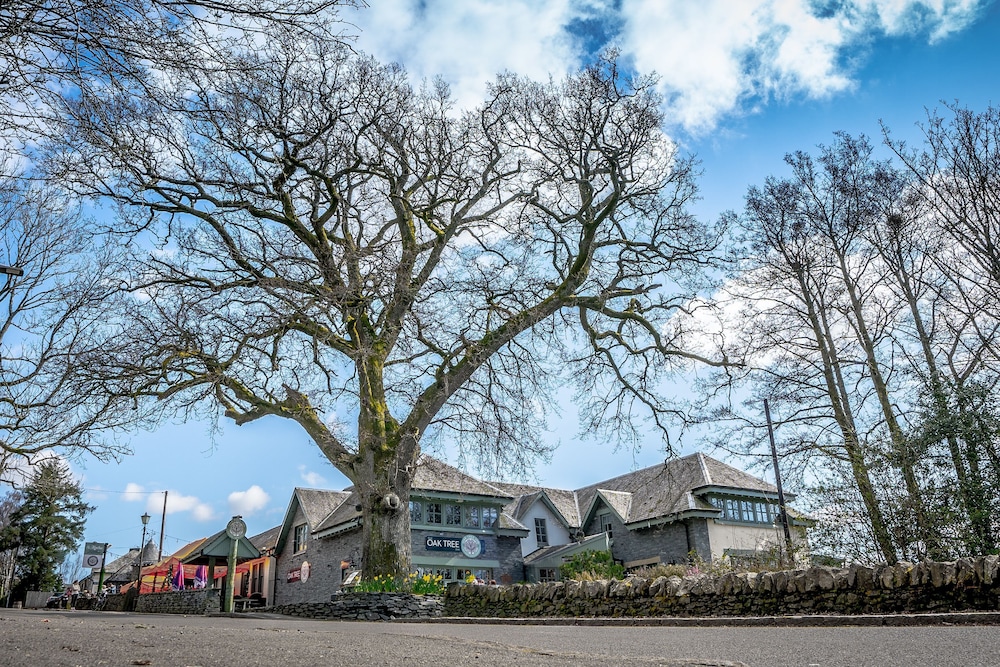 The Oak Tree Inn