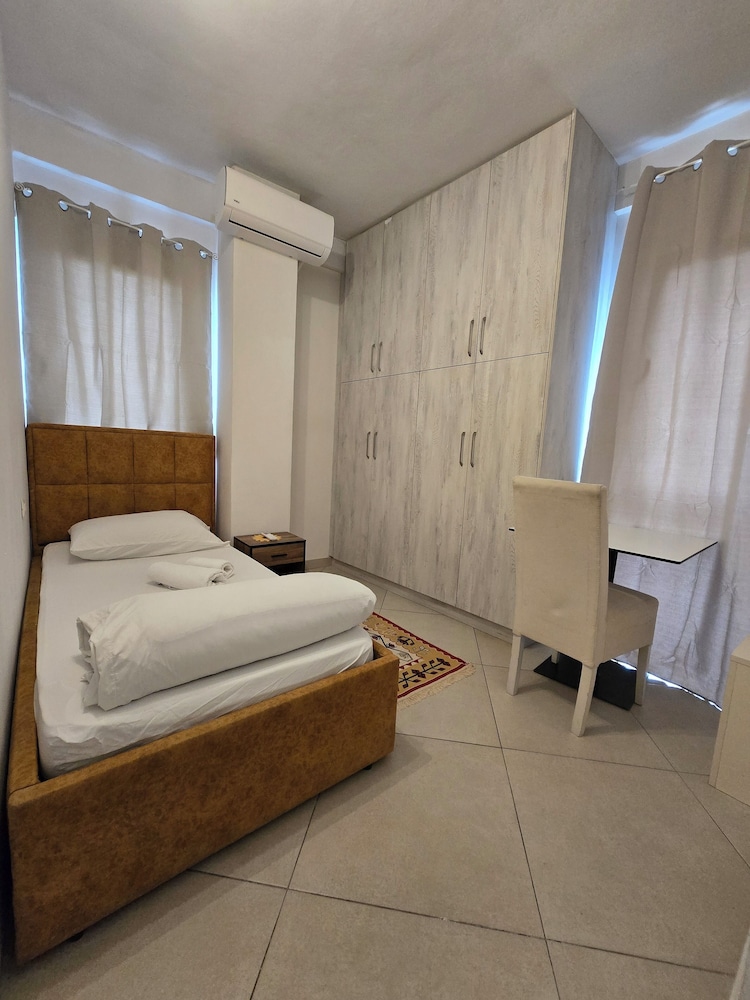 Isabel Rooms & Apartments