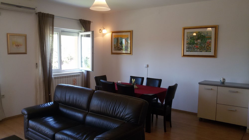 Apartmani AiA