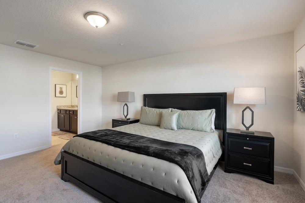 Windsor Cay Resort 5 Bedroom Townhome with Pool 5 Townhouse