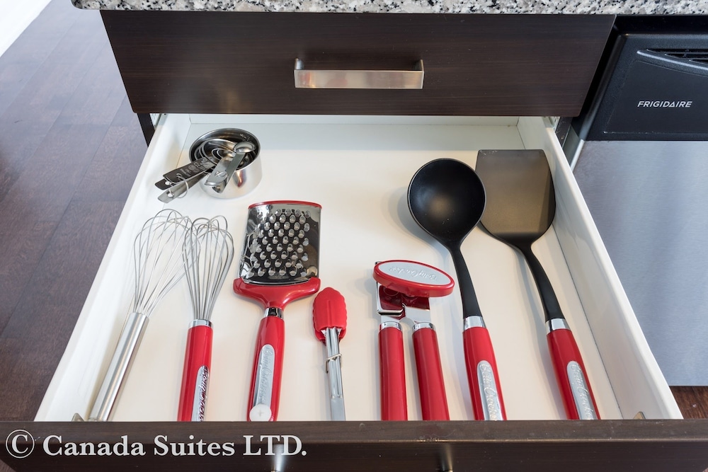 Canada Suites - 832 Bay St. - Image 2