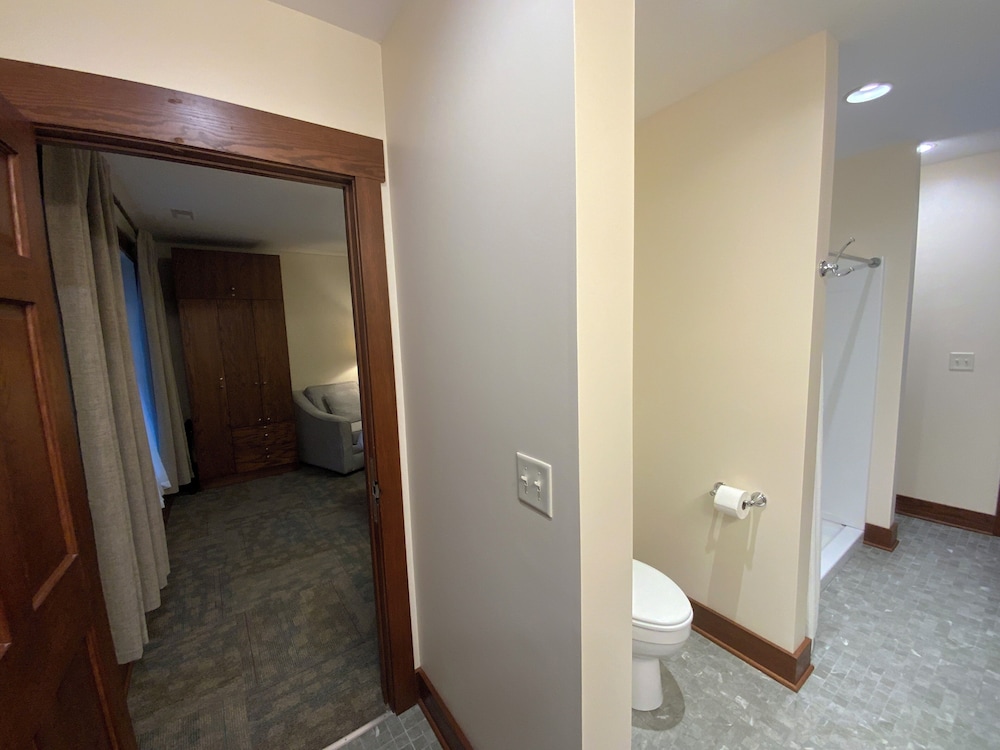 Charleston House Bed & Breakfast Inn