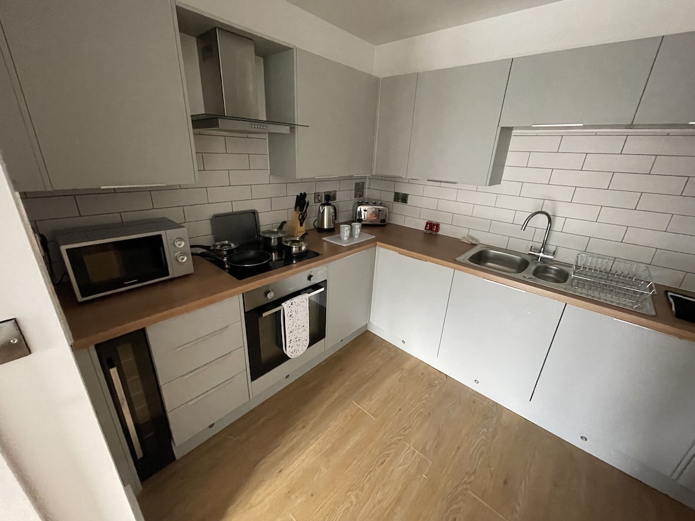 Modern & Comfortable 2BR Apartment view 2