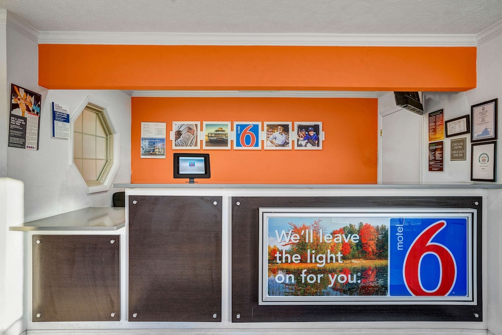 Hillsville Vacations - Motel 6 Hillsville, VA - Property Image 28