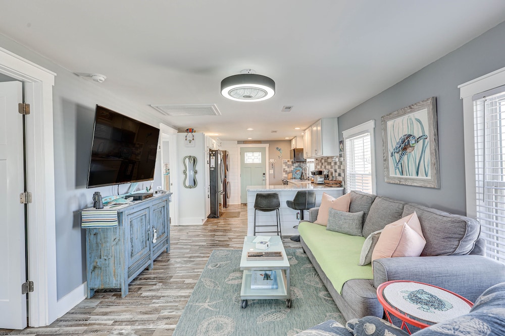 Ocean-view 'sea Gem' Bungalow: Steps to Beach! view 5