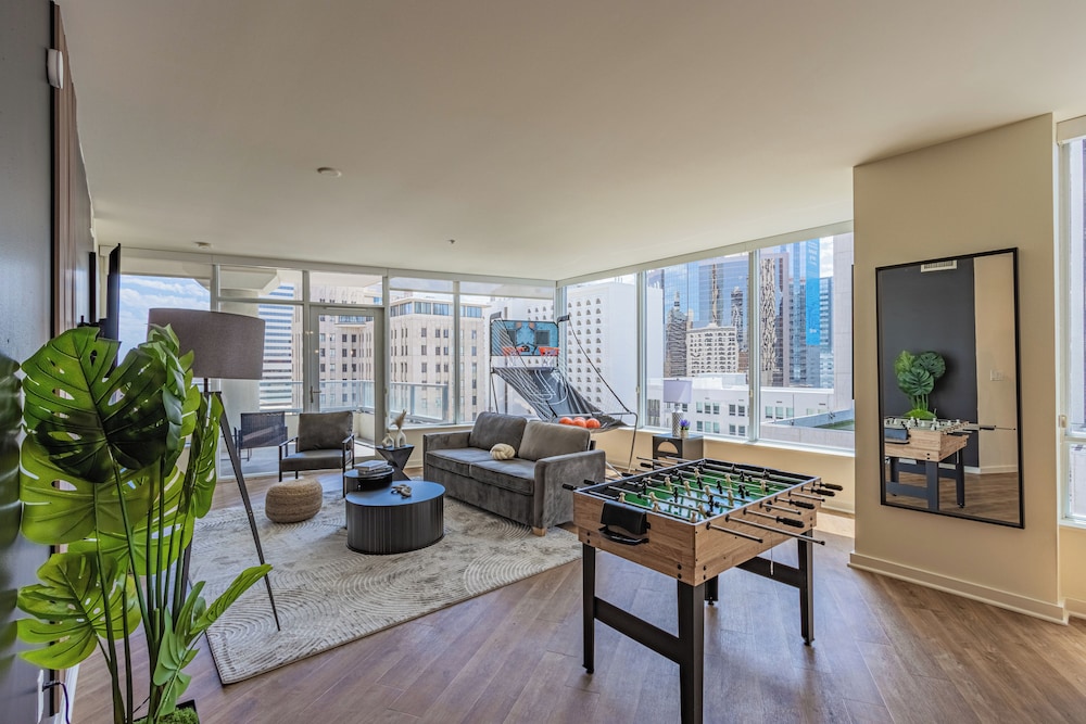 ROVE LIVING/KL - 44 Monroe