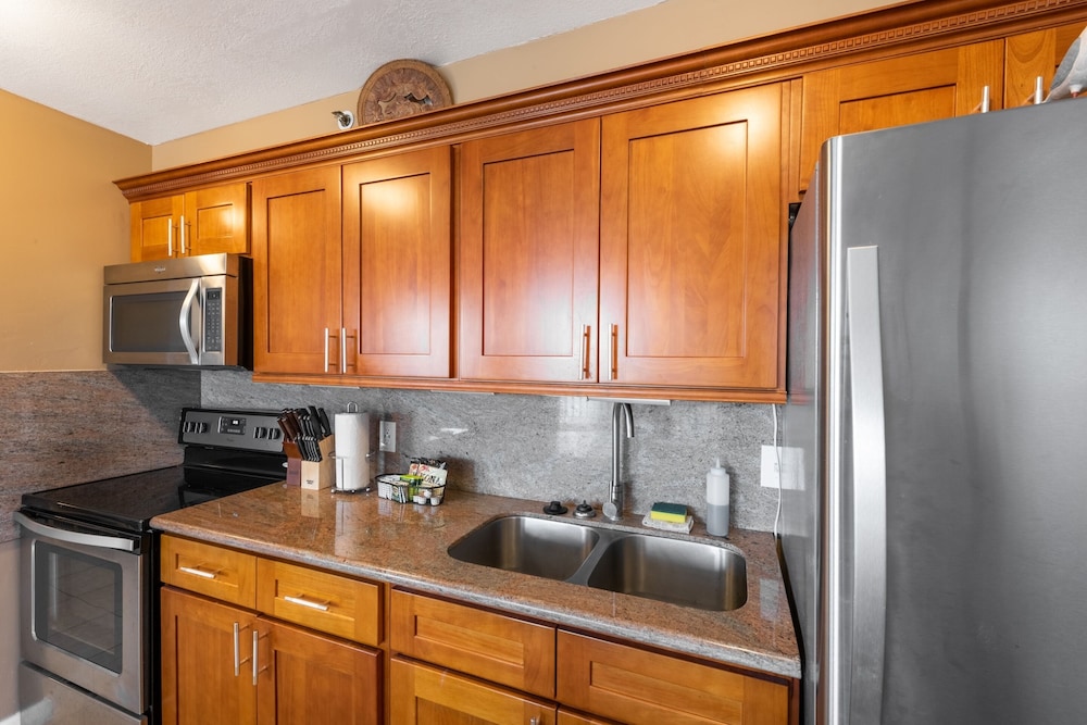 Waikiki Banyan Condo Located One Block From Waikiki Beach! by Koko Resort Vacation Rentals
