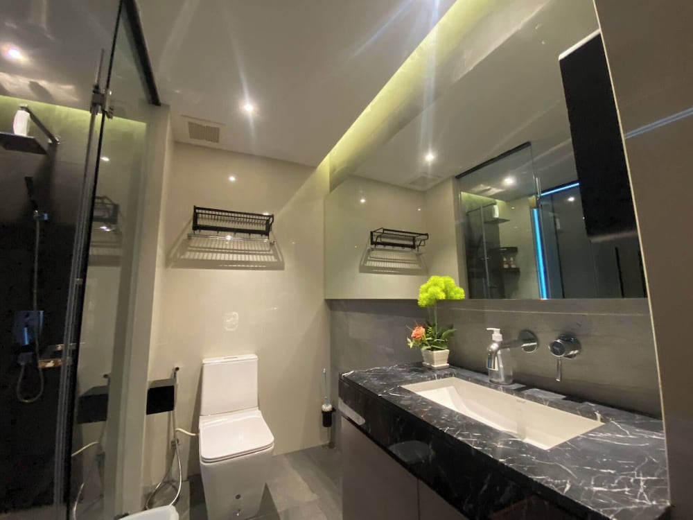 Pattayas Top Sea View Luxury Escape