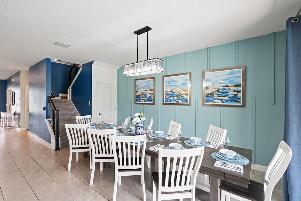 ChampionsGate Resort 10 Bedroom Vacation Home - Includes resort clubhouse amenity access! 10 Home