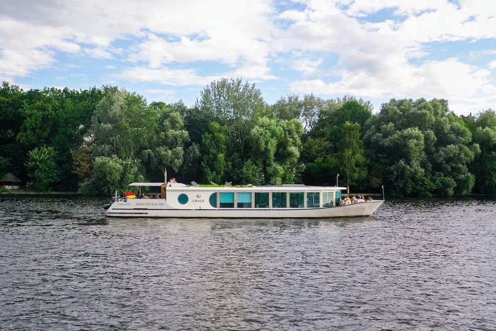 Schiff Grace