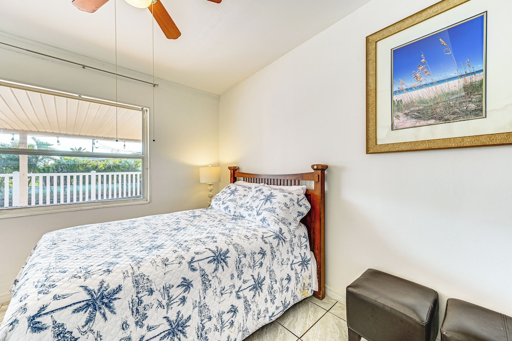 < 1 Mi to Hudson Beach: Waterfront Apt w/ Dock