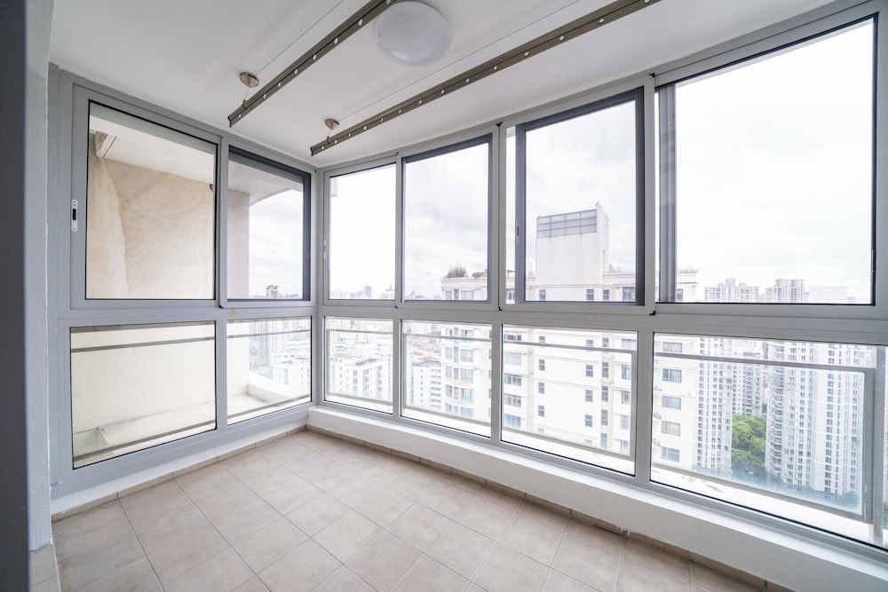 Tyms Spacious 3BR 2BA APT Laishi Di