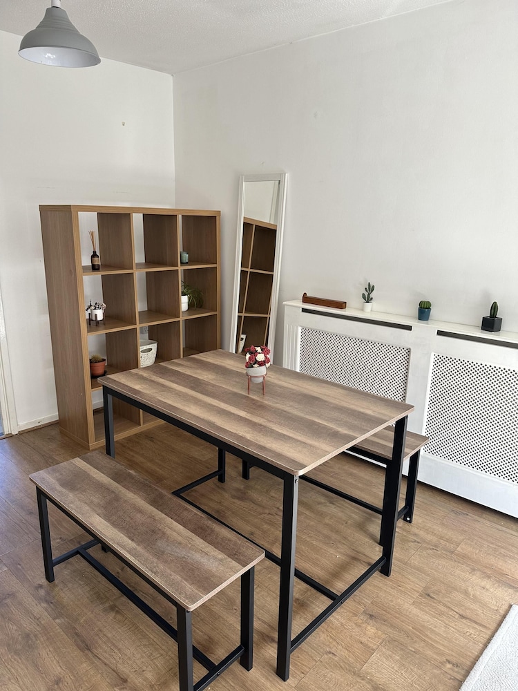 Fab Excel London Flat, Warm Cosy Liz Line