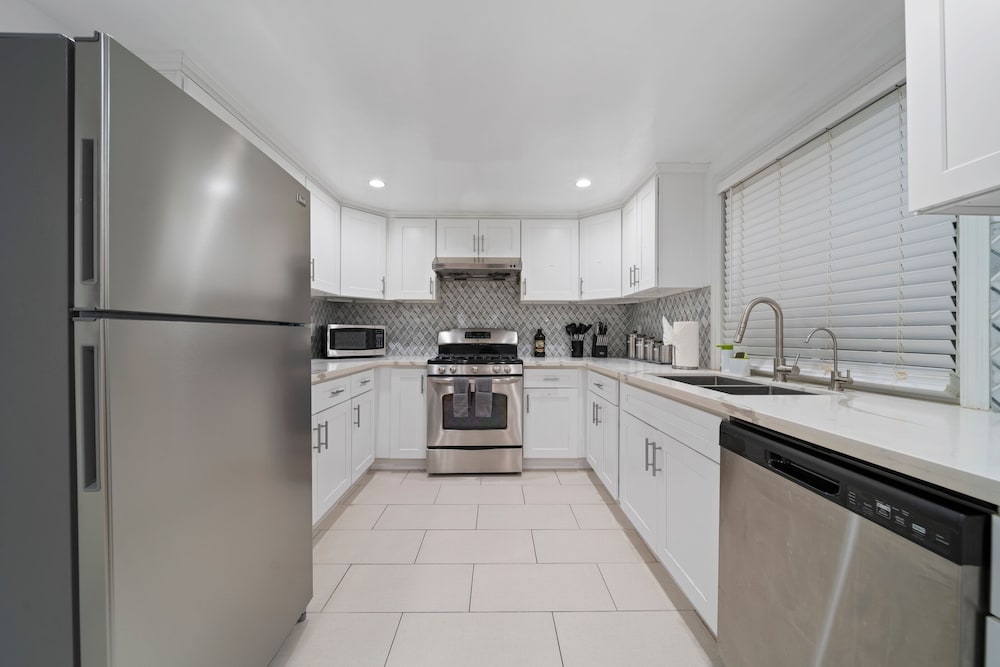 @ Marbella Lane - Serene and Pristine Home