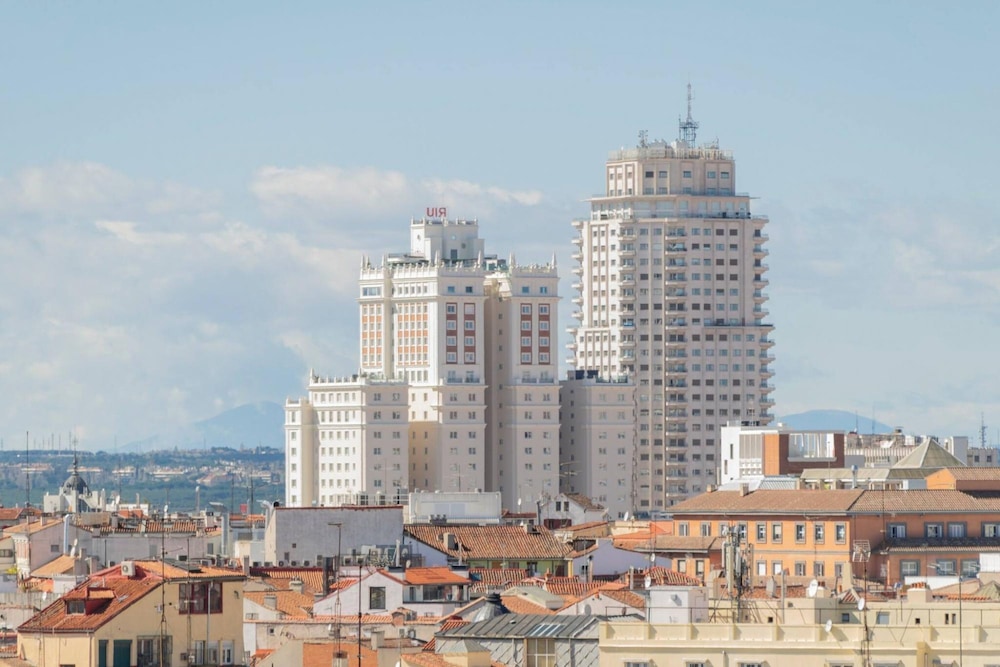 Colon 819 in Madrid With 1 Bedrooms and 1 Bathrooms