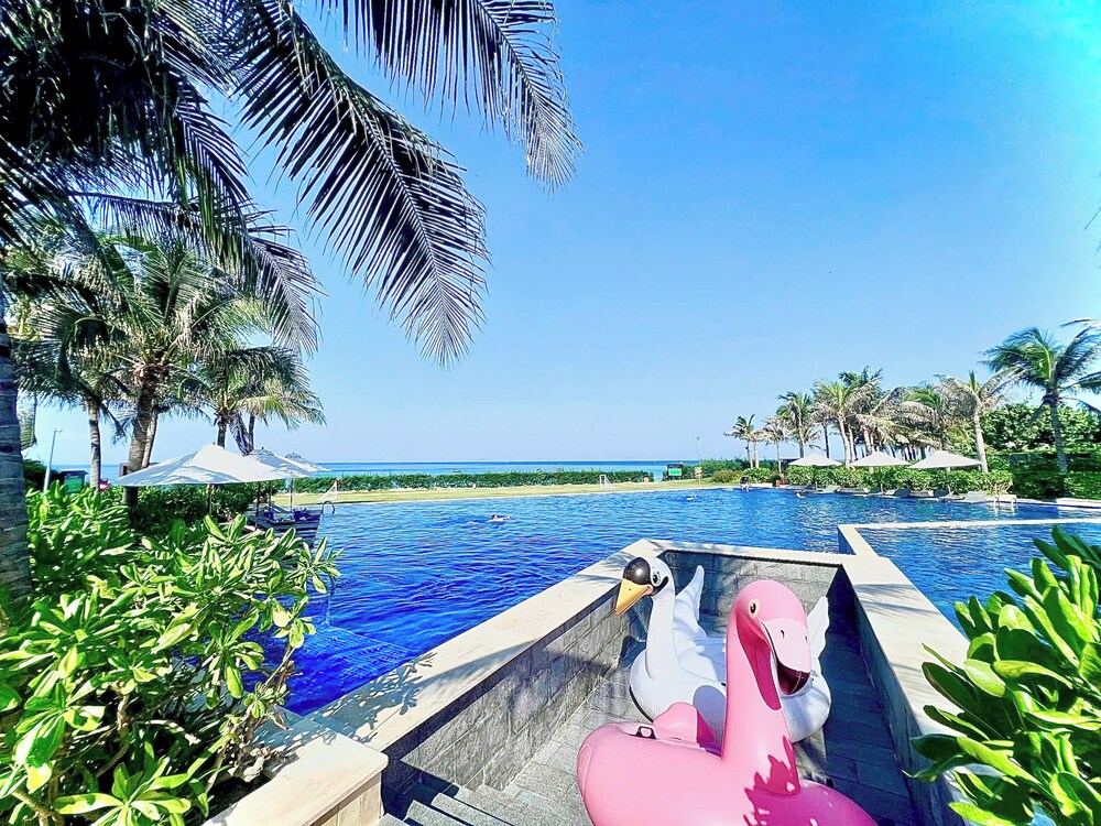 Deluxe Villa Beach Front