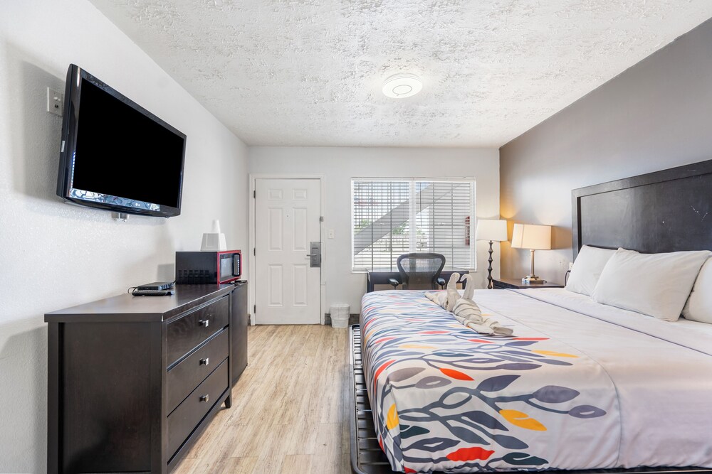 Budgetel Inn and Suite